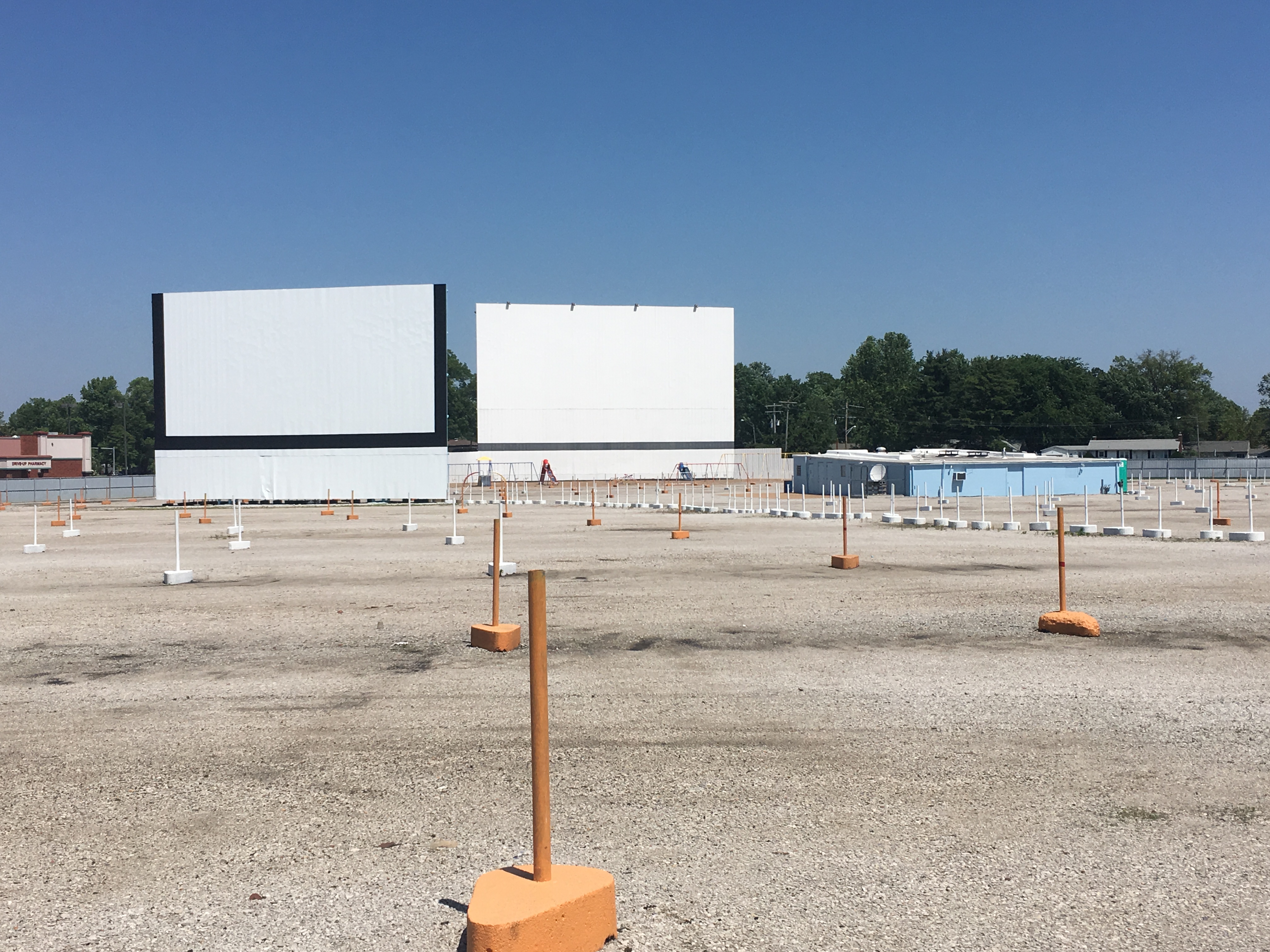 Front and Back Screens & Concession Stand